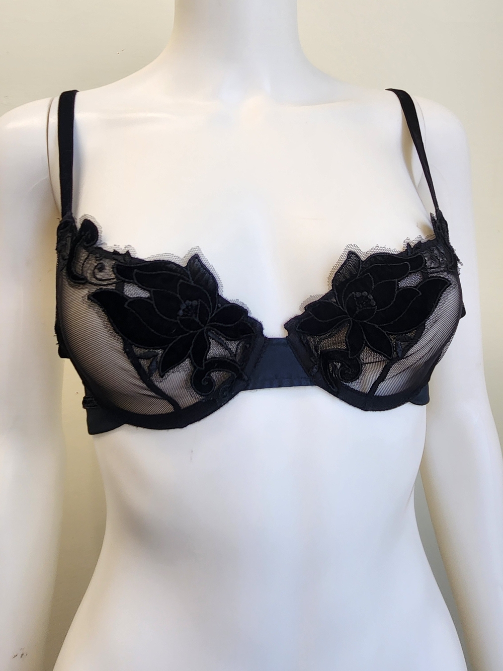 Simone Perele Black Floral Lace Underwire Bra 32B Velvet Satin Appliques Luxury